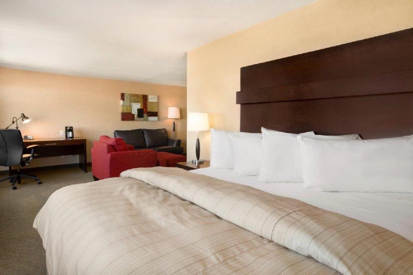 Deluxe Queen Room with Two Queen Beds
