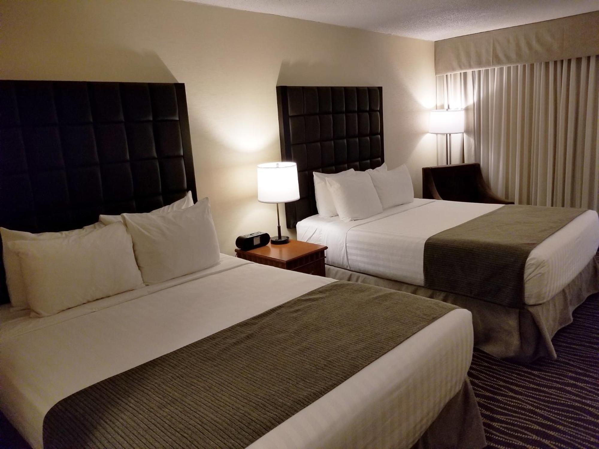 Chambre avec 2 Lits Queen-Size - Vue sur Piscine - Rez-de-Chaussée