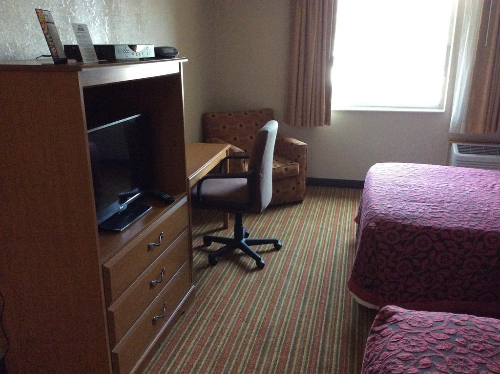 Deluxe Double Room with Two Double Beds - Non-Smoking