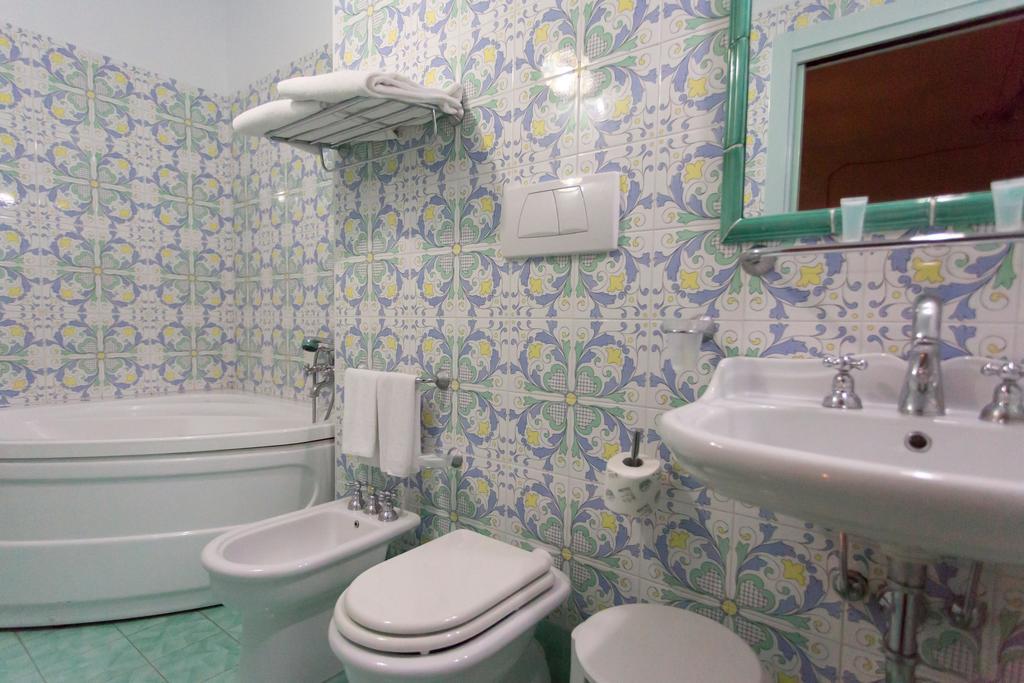 Quarto Duplo com Banheira de Hidromassagem