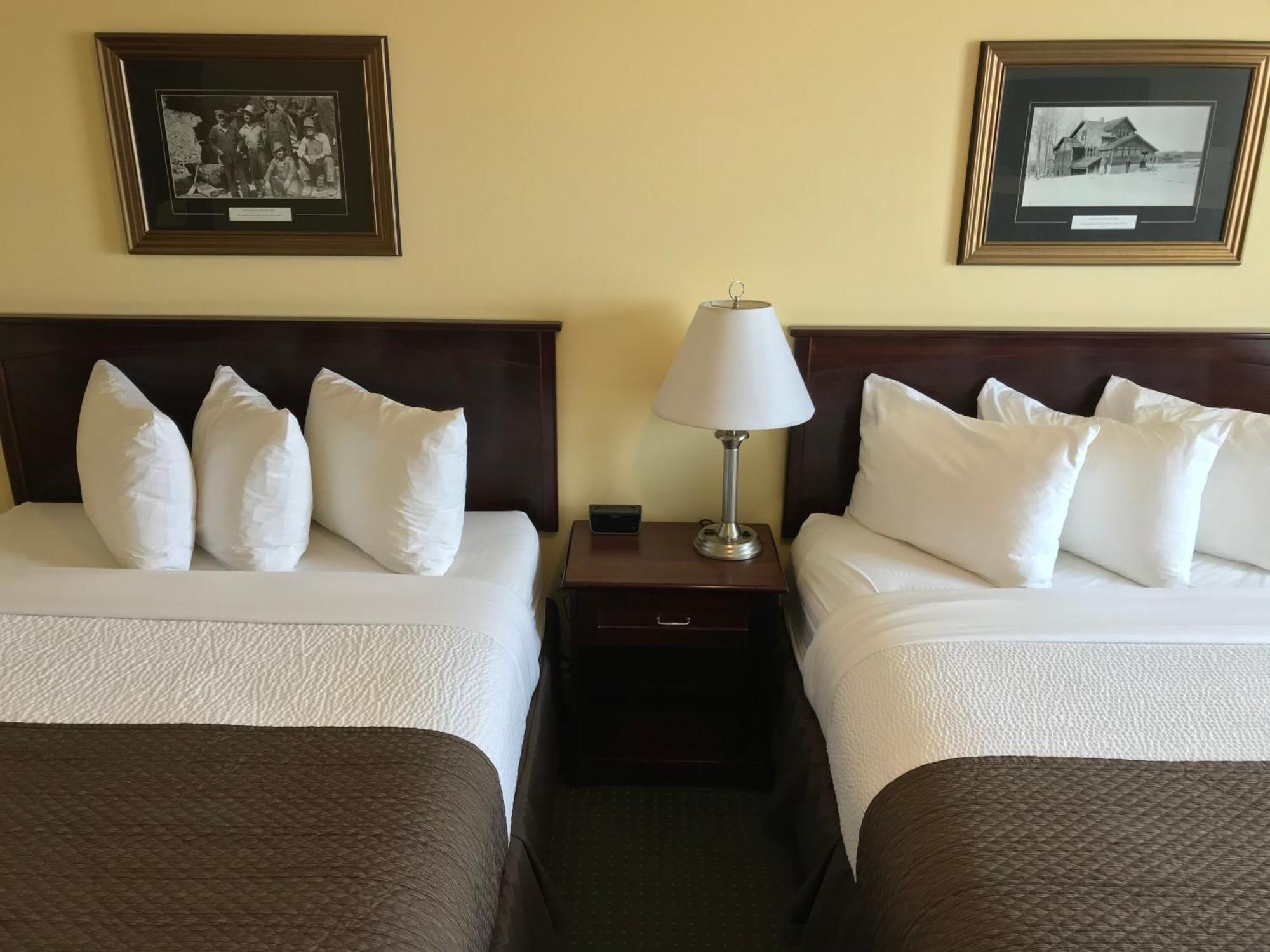 Standard Queen Room Two Queen Beds Non Smoking