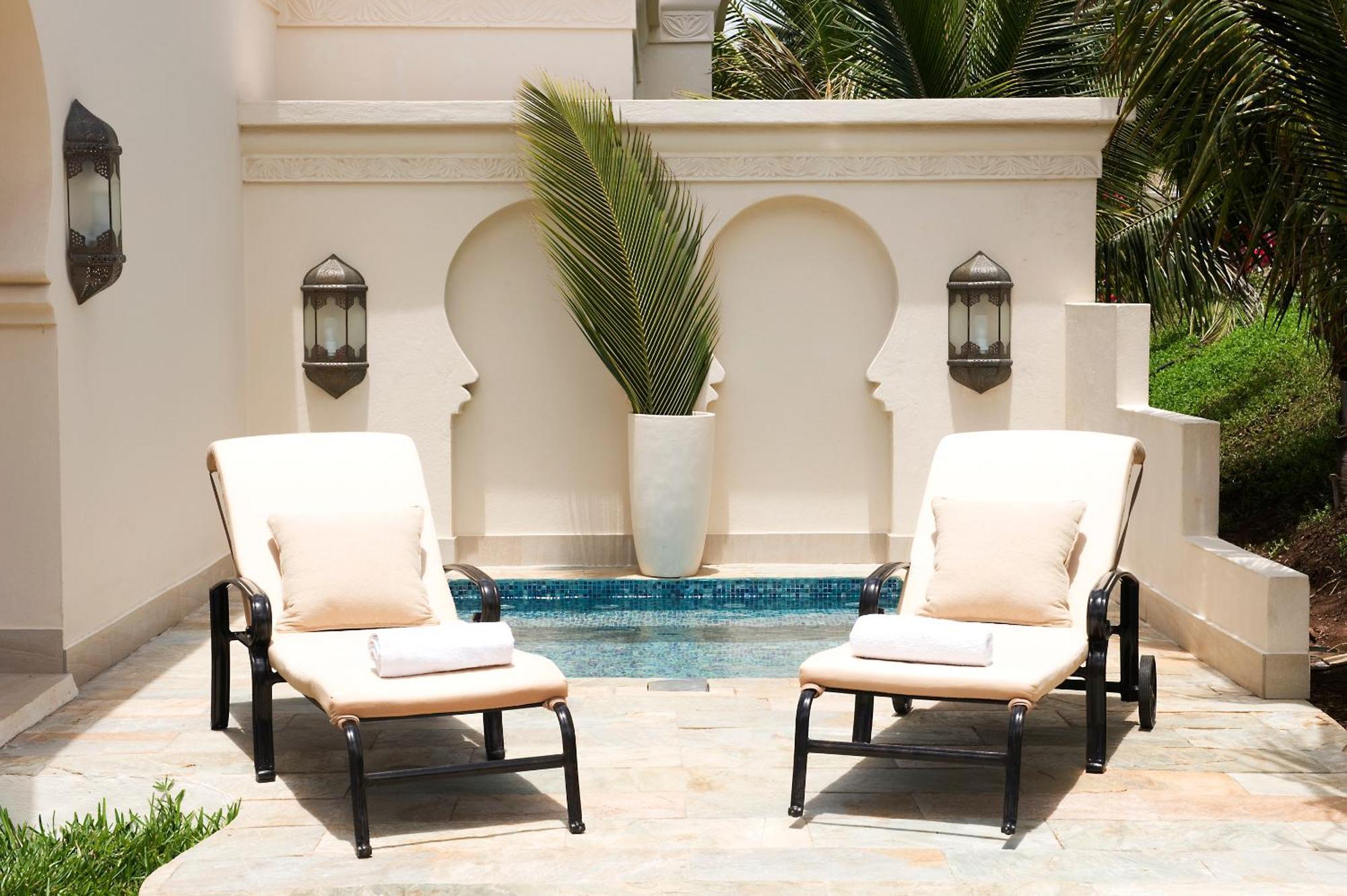 Villa com 2 Quartos e Vista Jardim