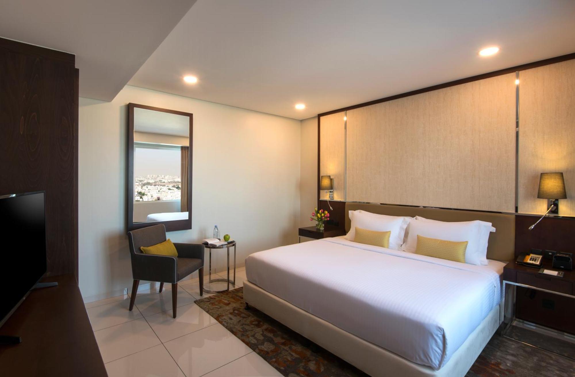 Deluxe One-Bedroom Suite