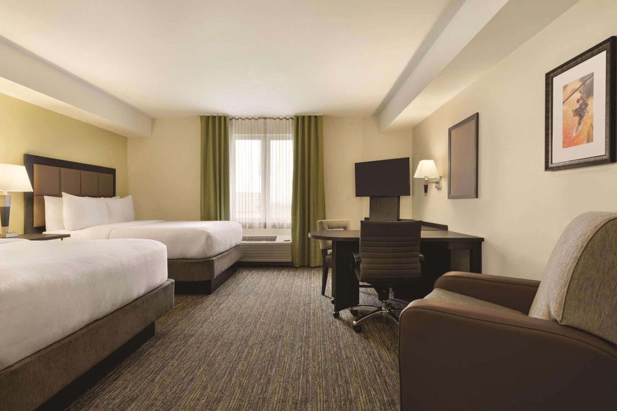 Queen Studio Suite with Two Queen Beds - Non-Smoking