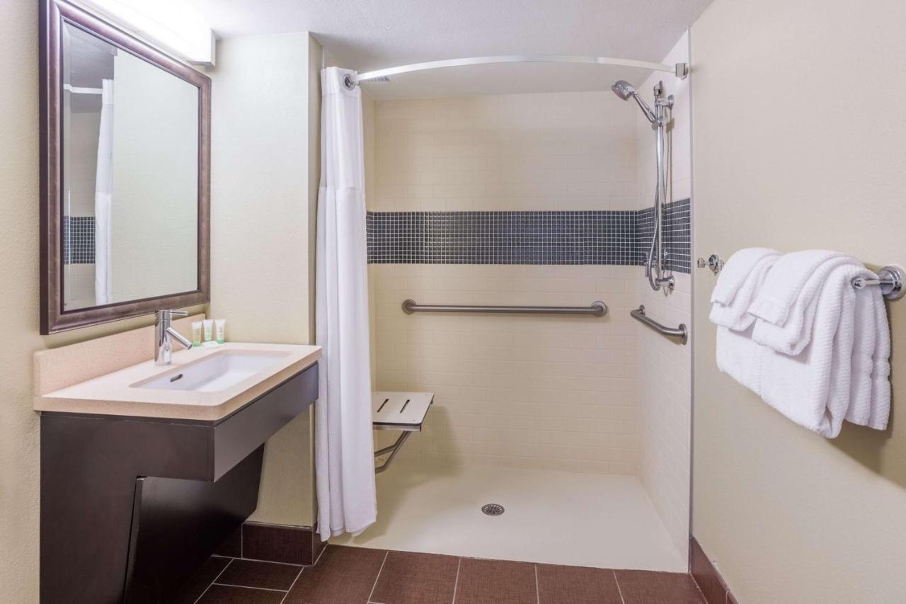 One-Bedroom King Suite