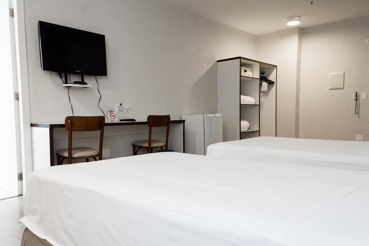Classic 2 Twin beds