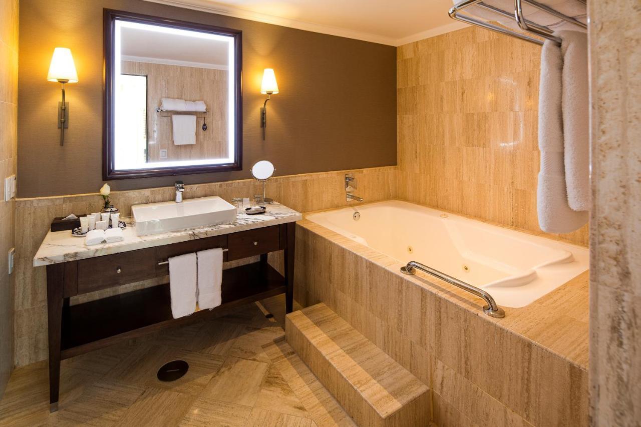 Grand Heritage Suite