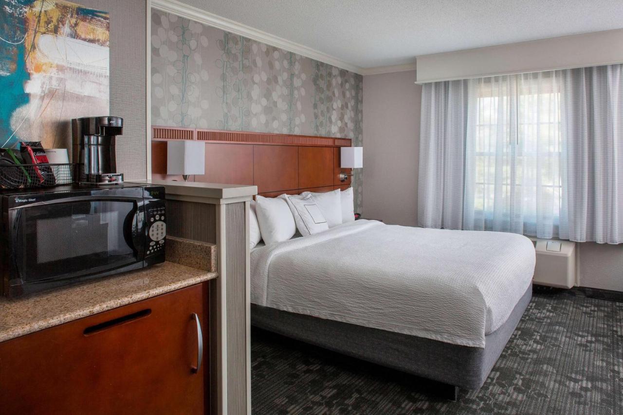 Hearing Accessible Guestroom King