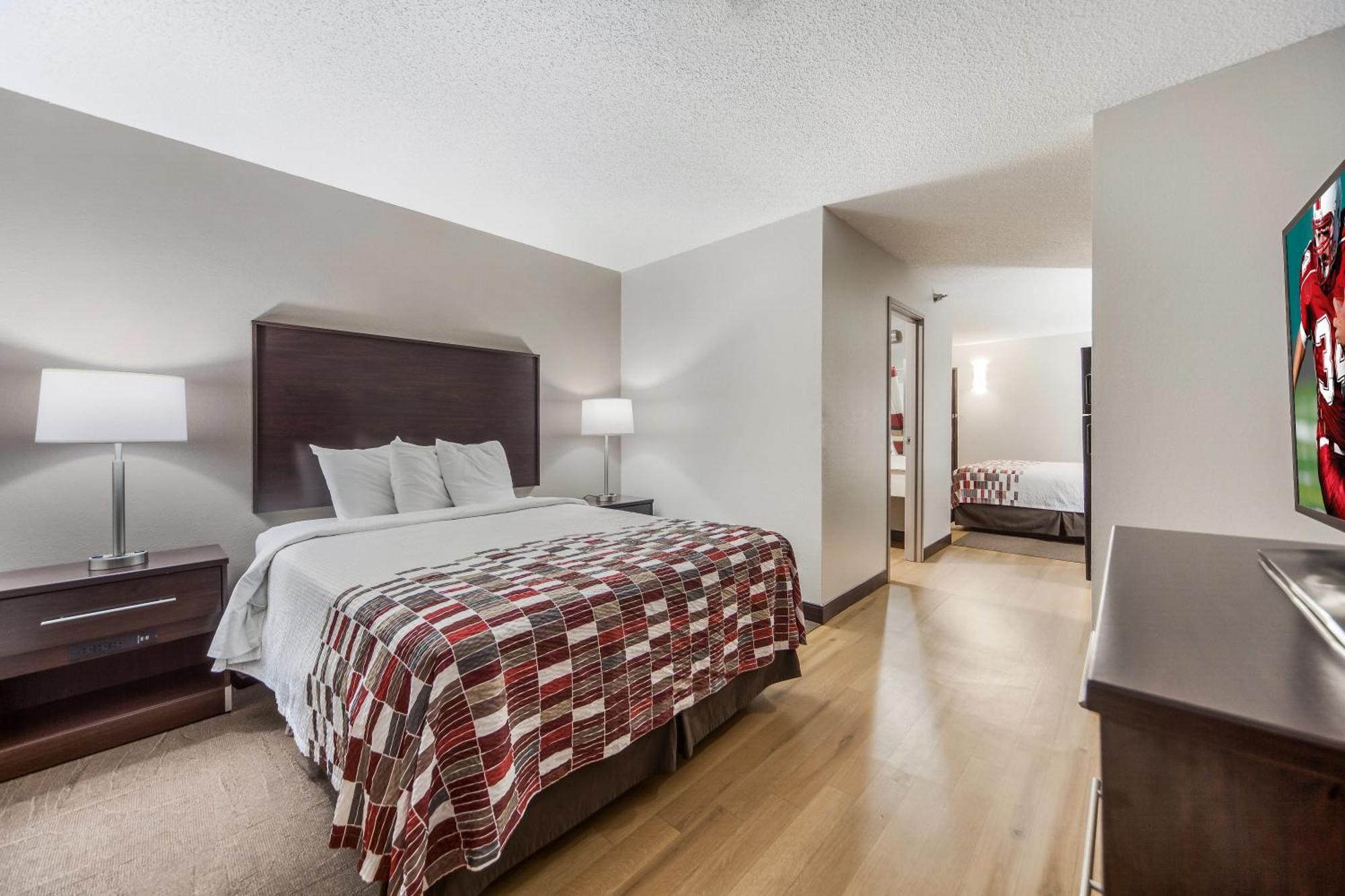 Suite Two Queen Beds Smoke