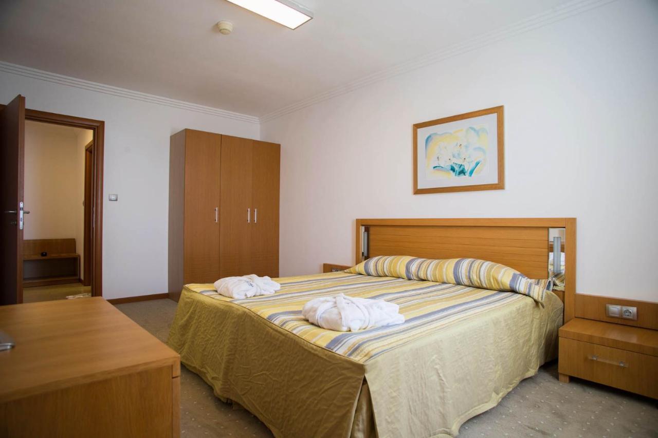 Two-Bedroom Apartment with Balcony (2 Adults + 2 Children)