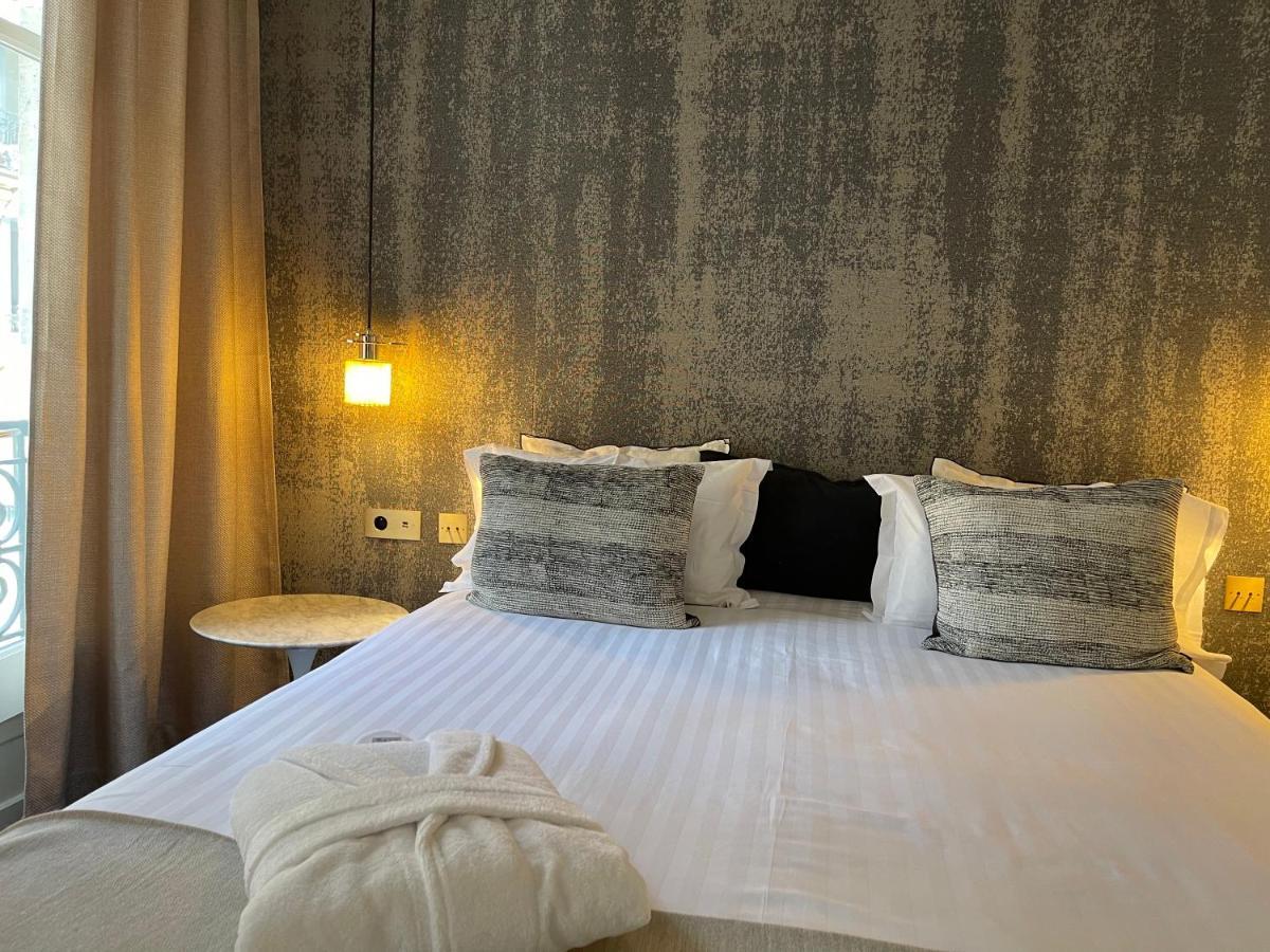 Deluxe Double or Twin Room City View
