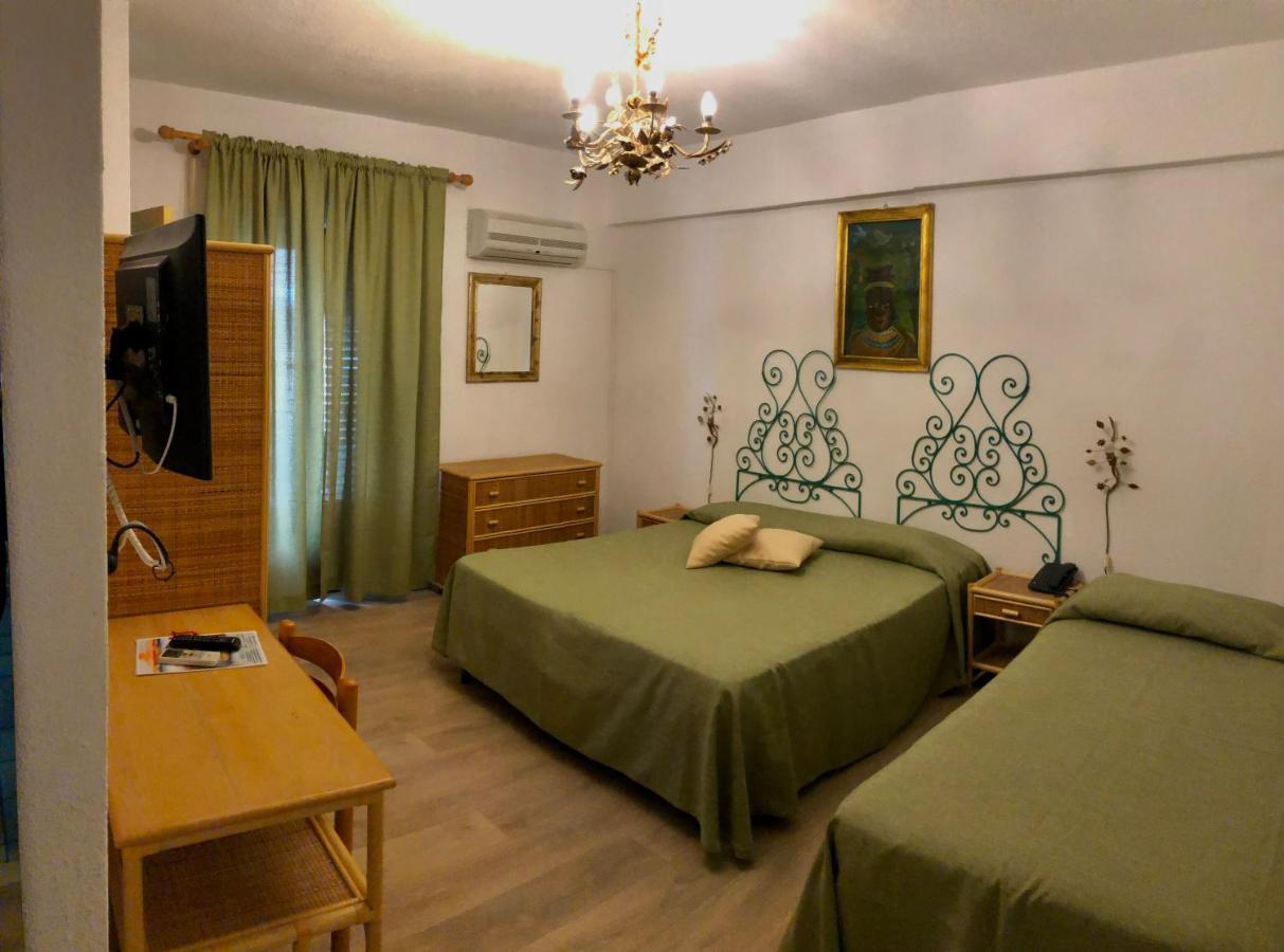 Triple Room,1696623856:JPEG