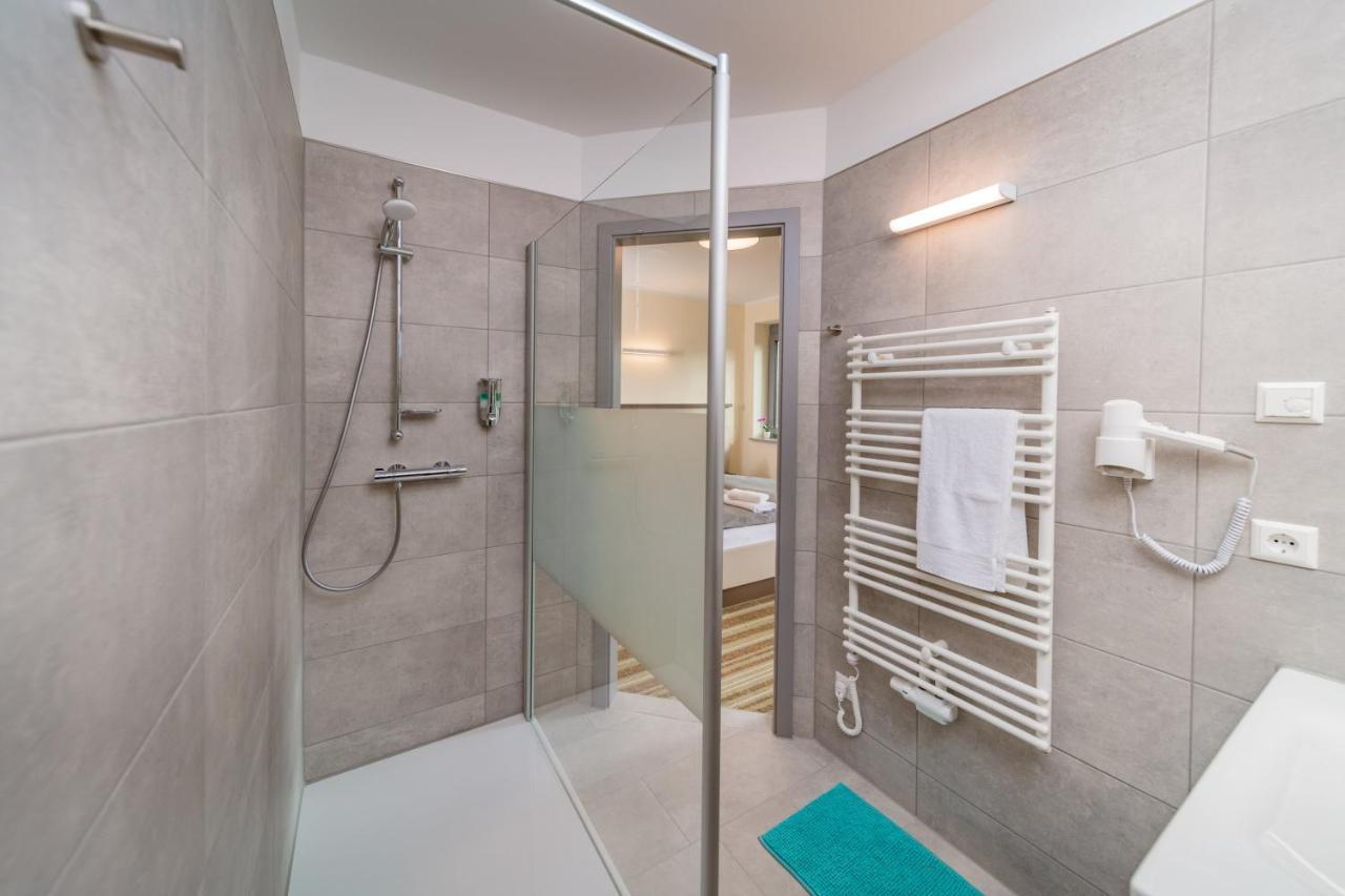 Doppelzimmer mit Balkon