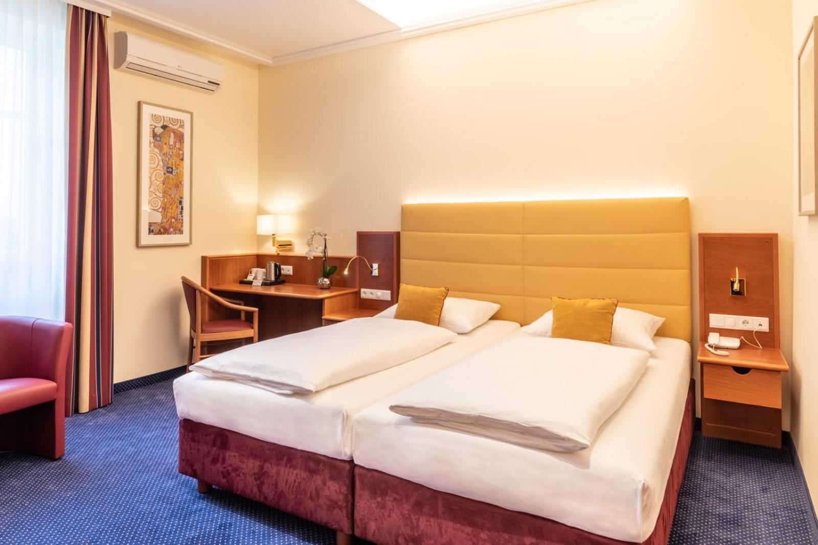 Double Room COMFORT courtyard view