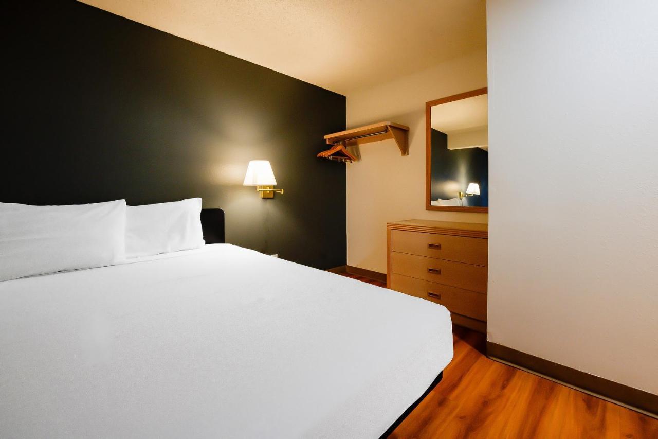 Premium King Bed Kitchenette,1238717995:JPEG