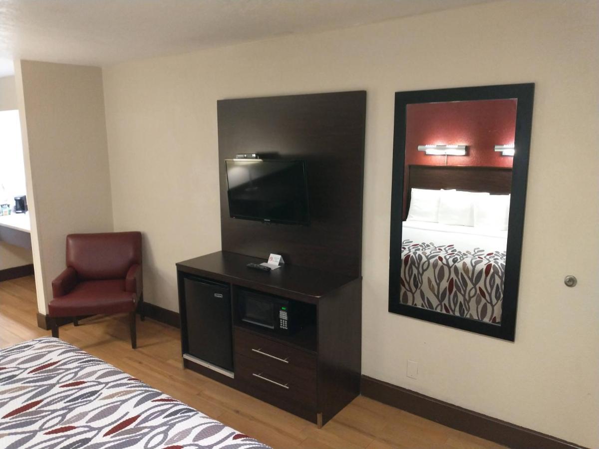 Deluxe King Room Disability Access Non-Smoking
