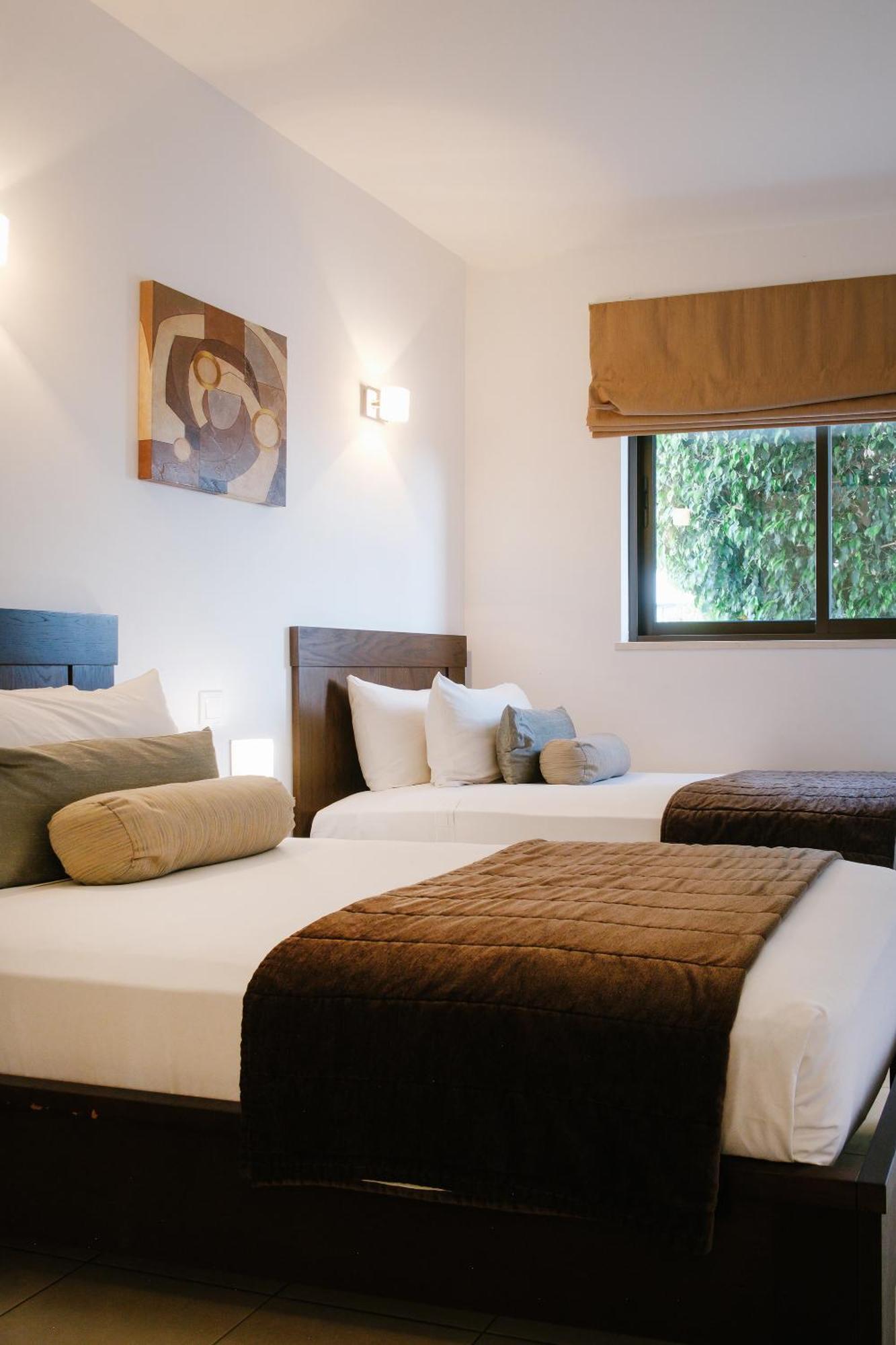 Suite Familiar (2 Adultos + 1 Criança)