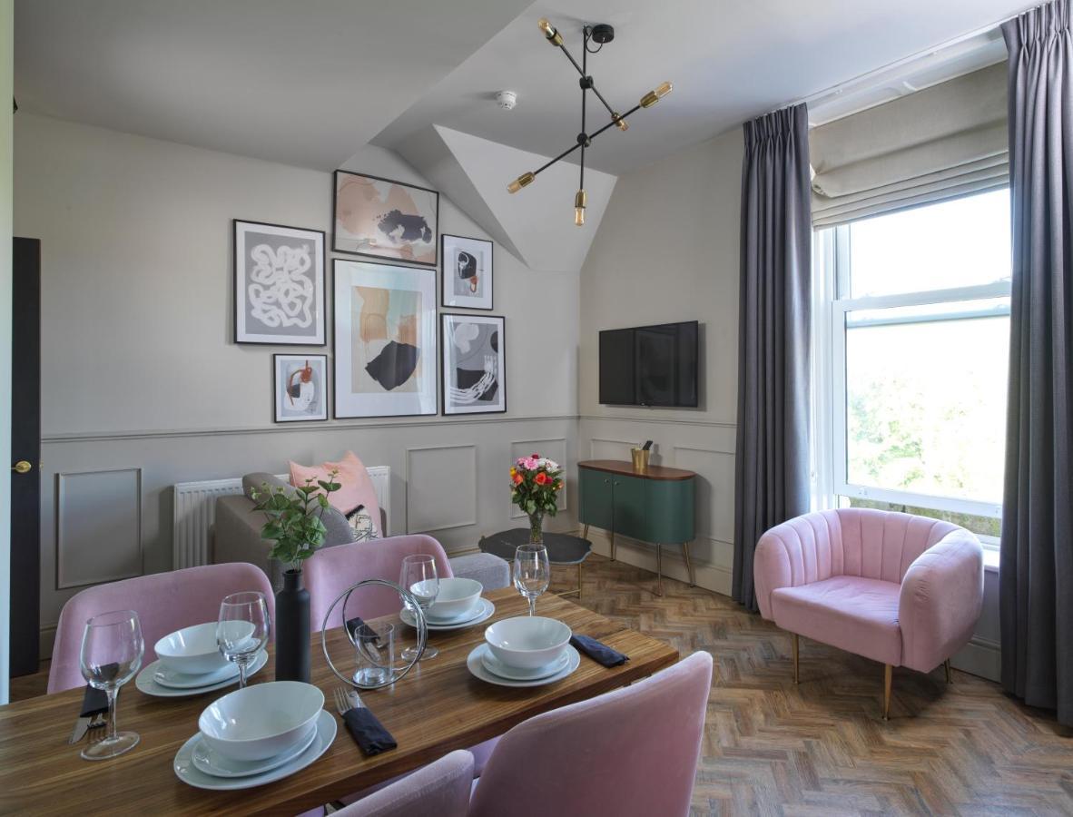 Two-Bedroom Apartment Two Double Beds