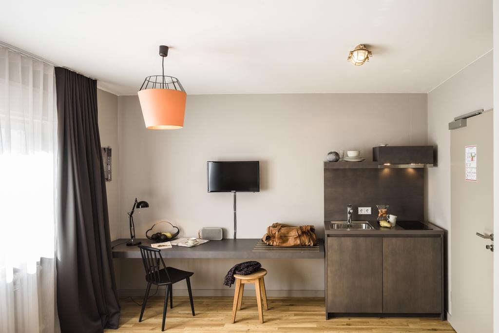 Bold Single Studio