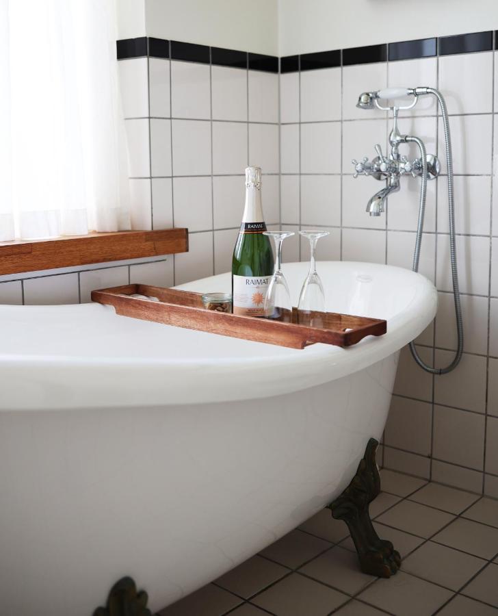 Middelmatige Kamer met Badkuip