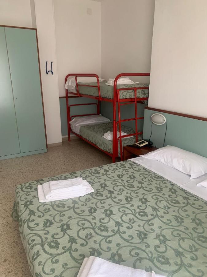 Quadruple Room,1244968813:JPEG