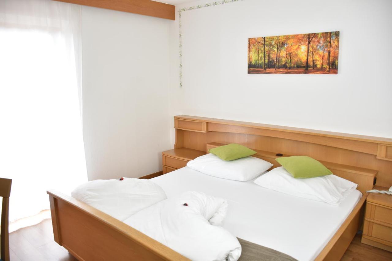 Small Double Room,1245125260:JPEG