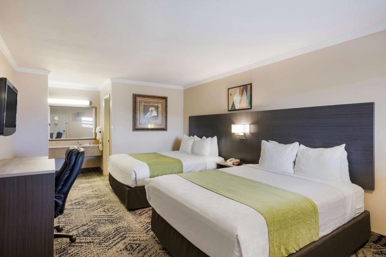 Queen Room with Two Queen Beds