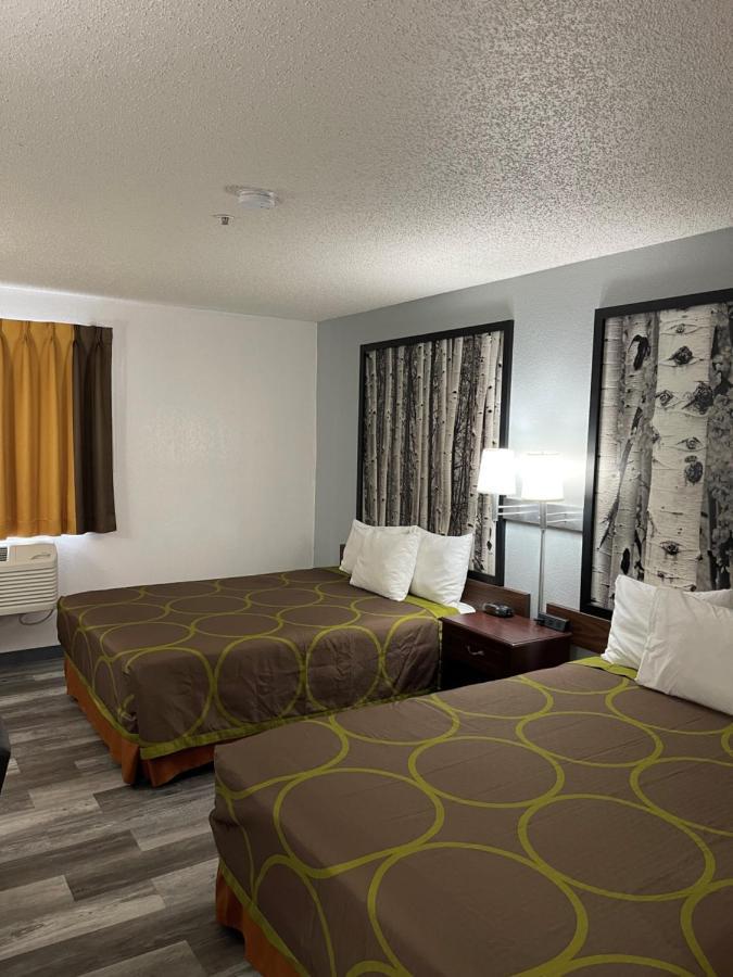 Queen Room Two Queen Beds Non-Smoking
