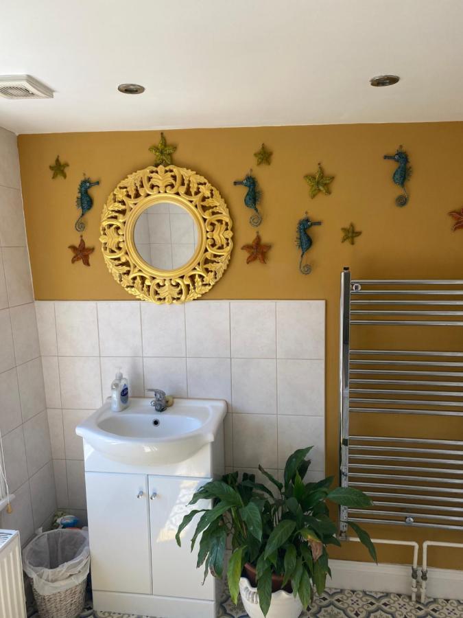 Double Room,1739722256:JPEG