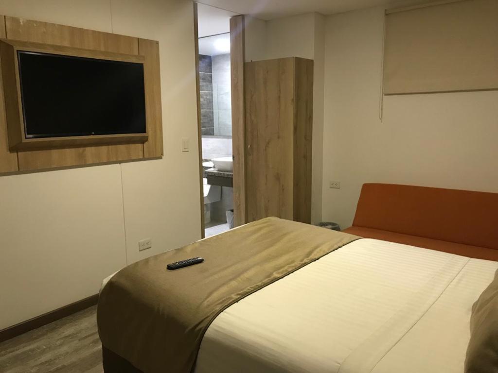 Standard Single Room,1249817791:JPEG