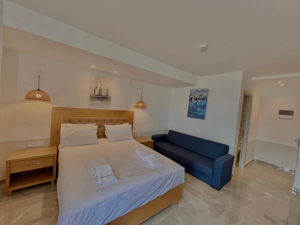 Deluxe Triple Room with Sea View