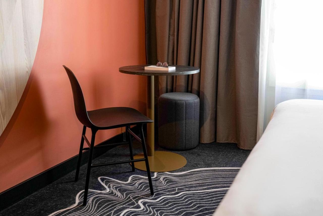 2 rooms next to each other 2 single beds 1 double room,1251307318:JPEG