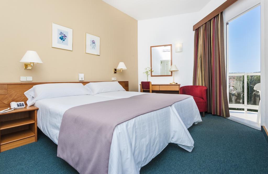 Quarto Triplo (3 Adultos)