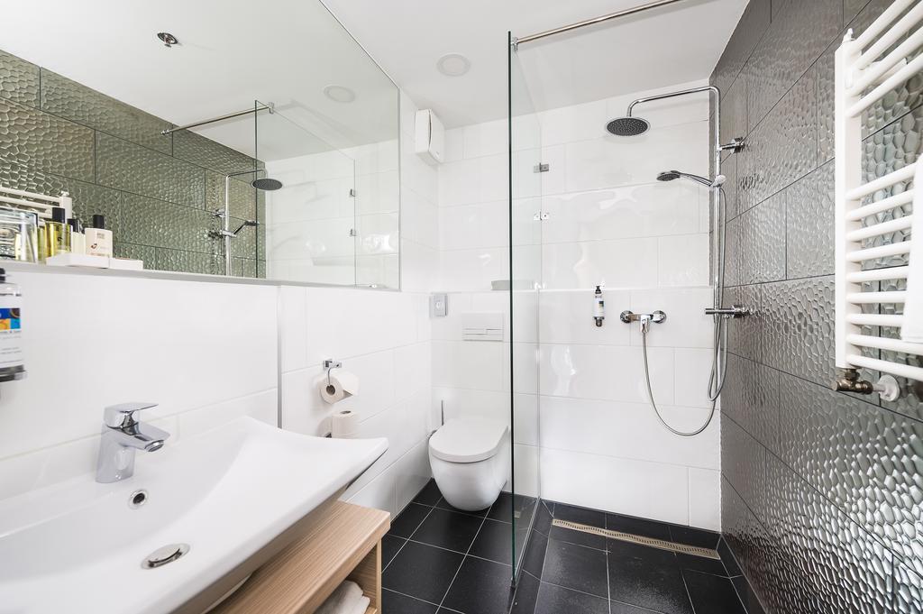Executive Suite Kitchen