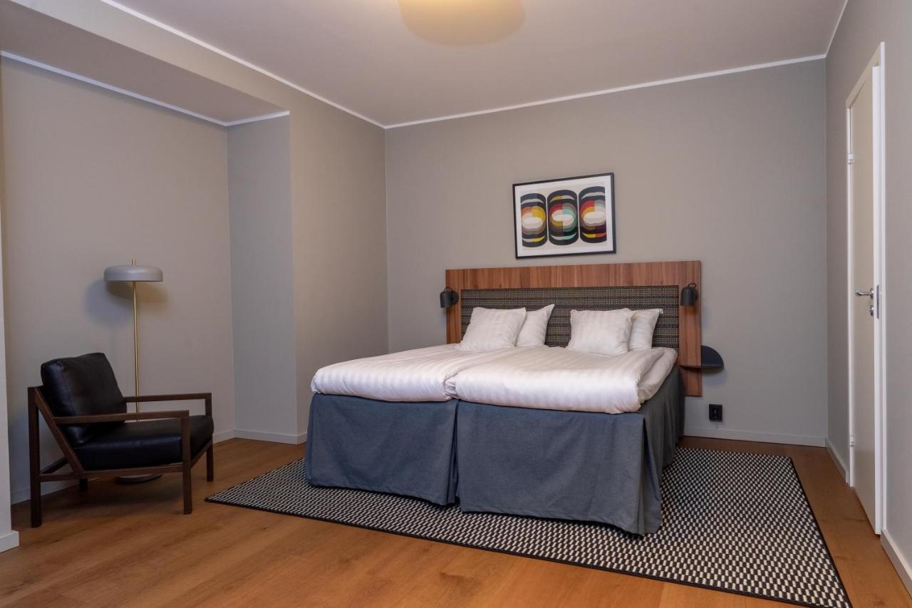 Compact Room (no window)