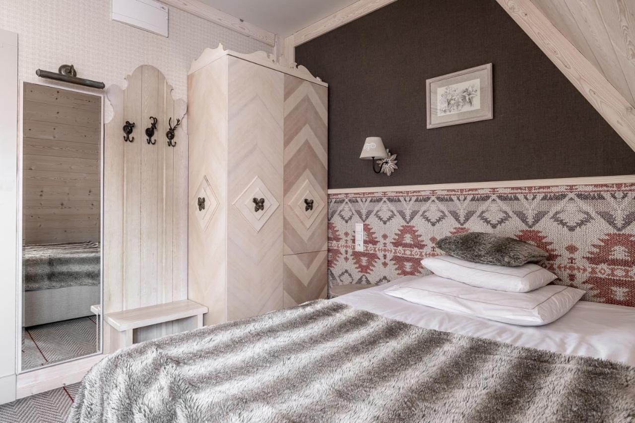 Premiere Single Room