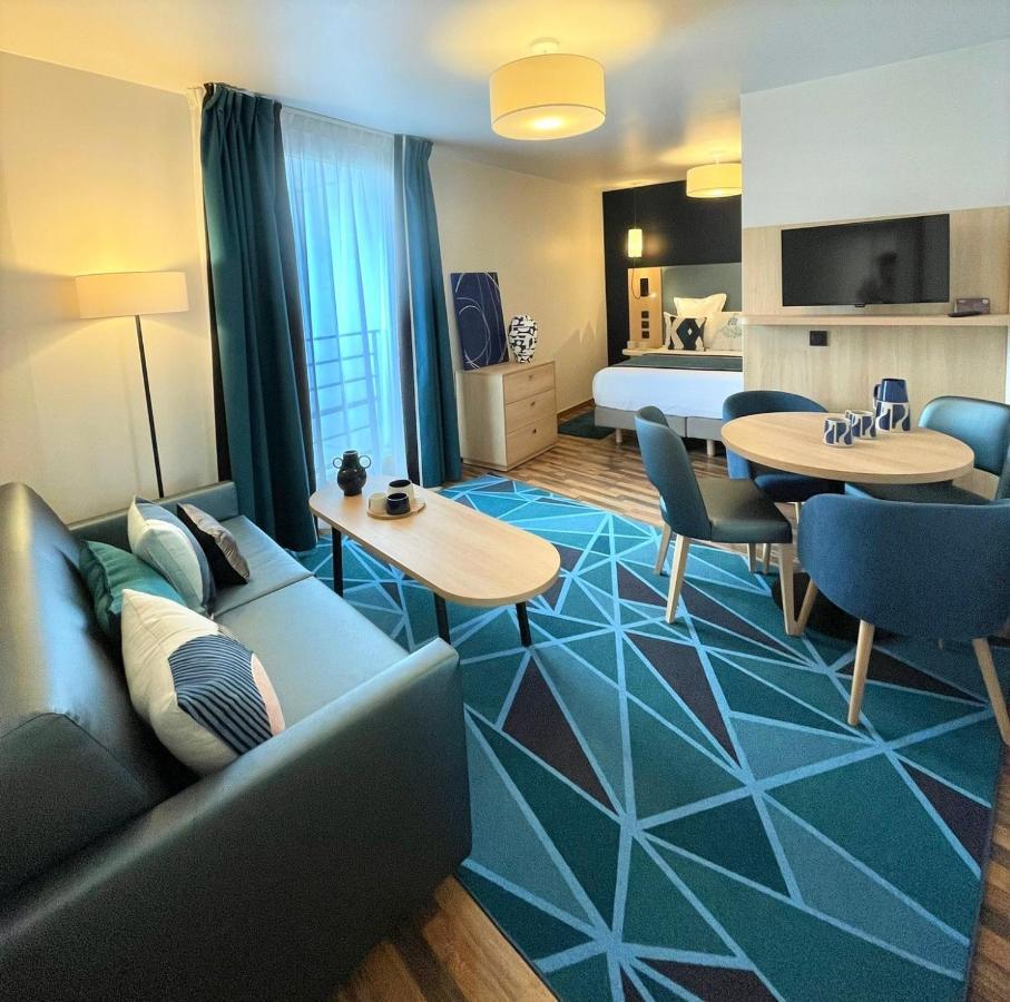 One-Bedroom Apartment,1259643877:JPEG