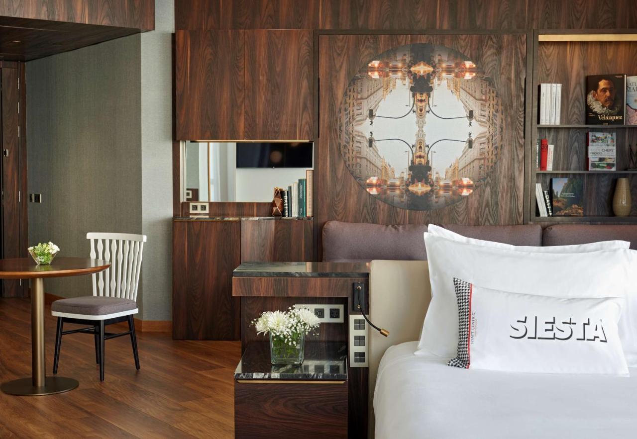 Executive Suite,1771898853:JPEG