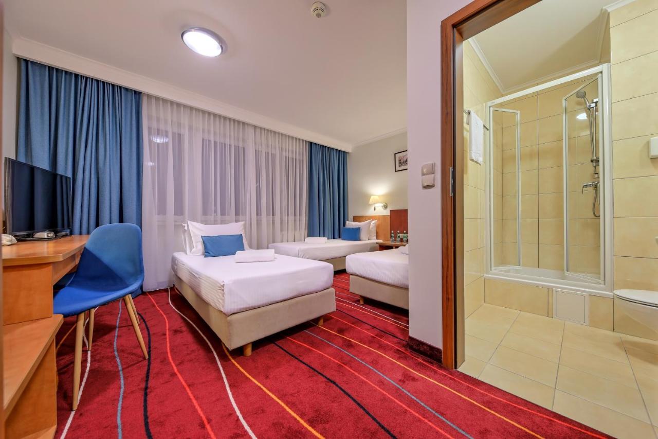 Luxury Triple Room with Three Single Beds - High Floor