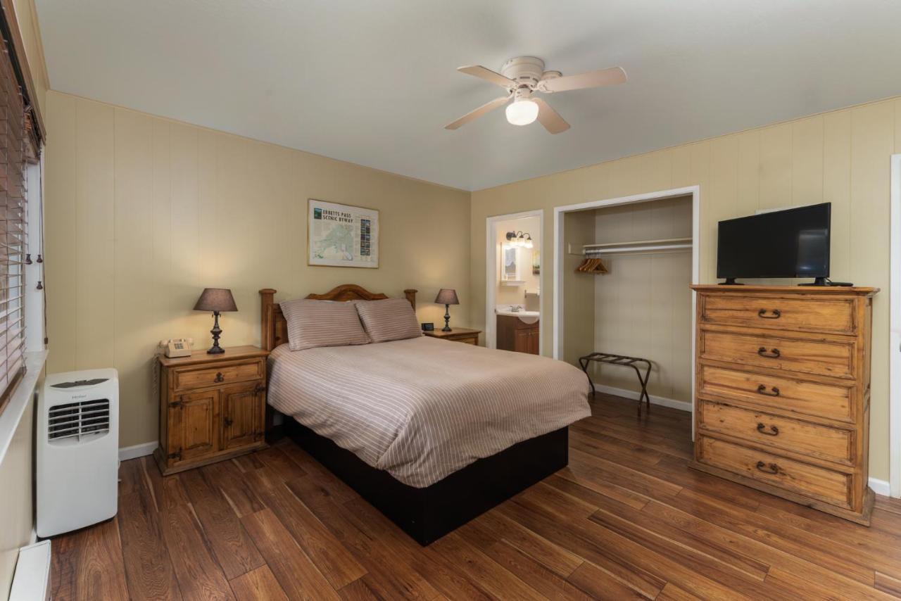 Standard Queen Room