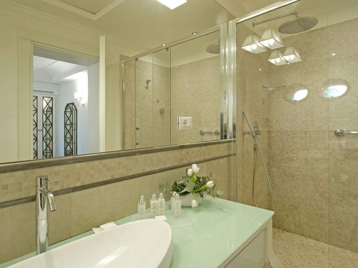 Superior Double or Twin Room,1266454216:JPEG