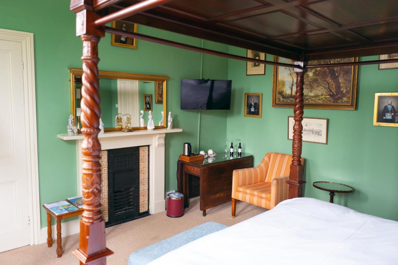 Double Room Private Bathroom