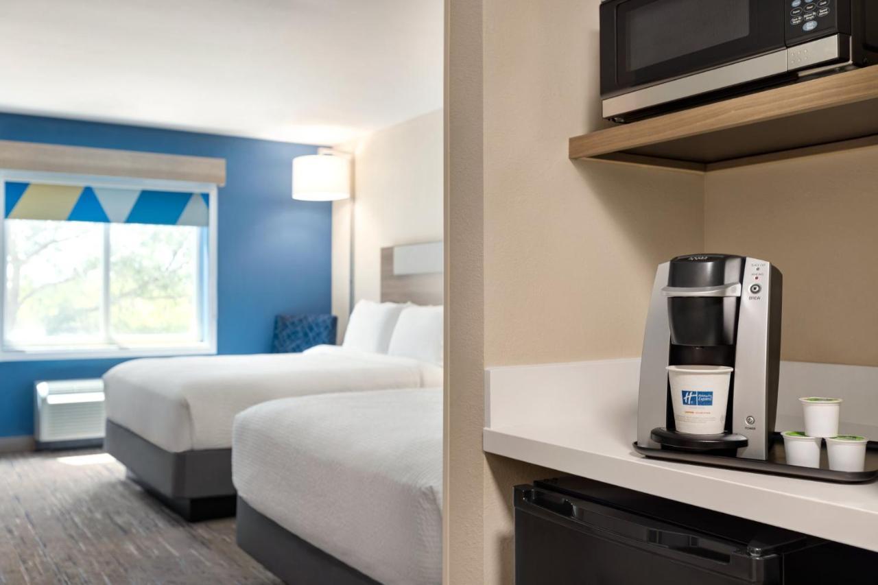 Standard Room Two Queen Beds