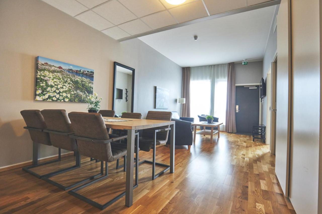 Two-Bedroom Apartment,1271403535:JPEG