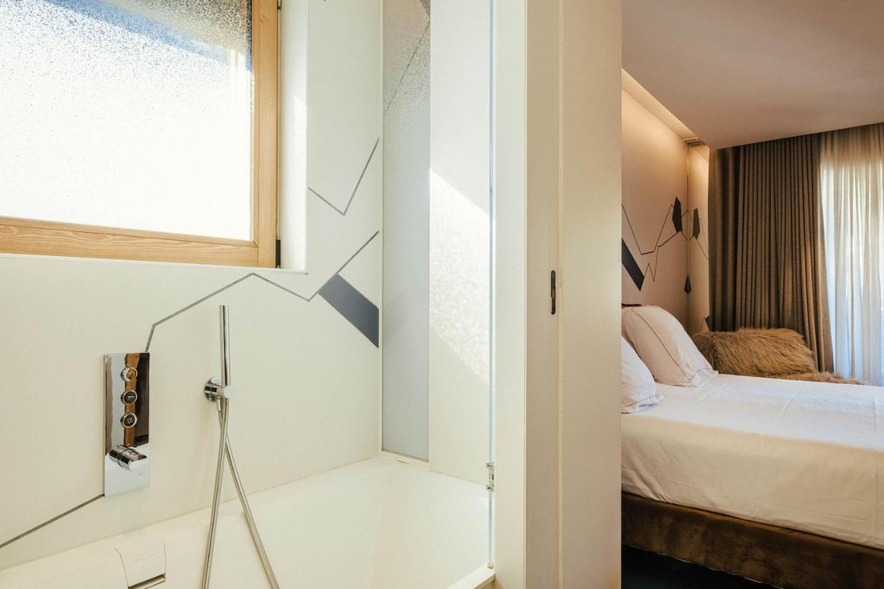 Deluxe Room Mountain View