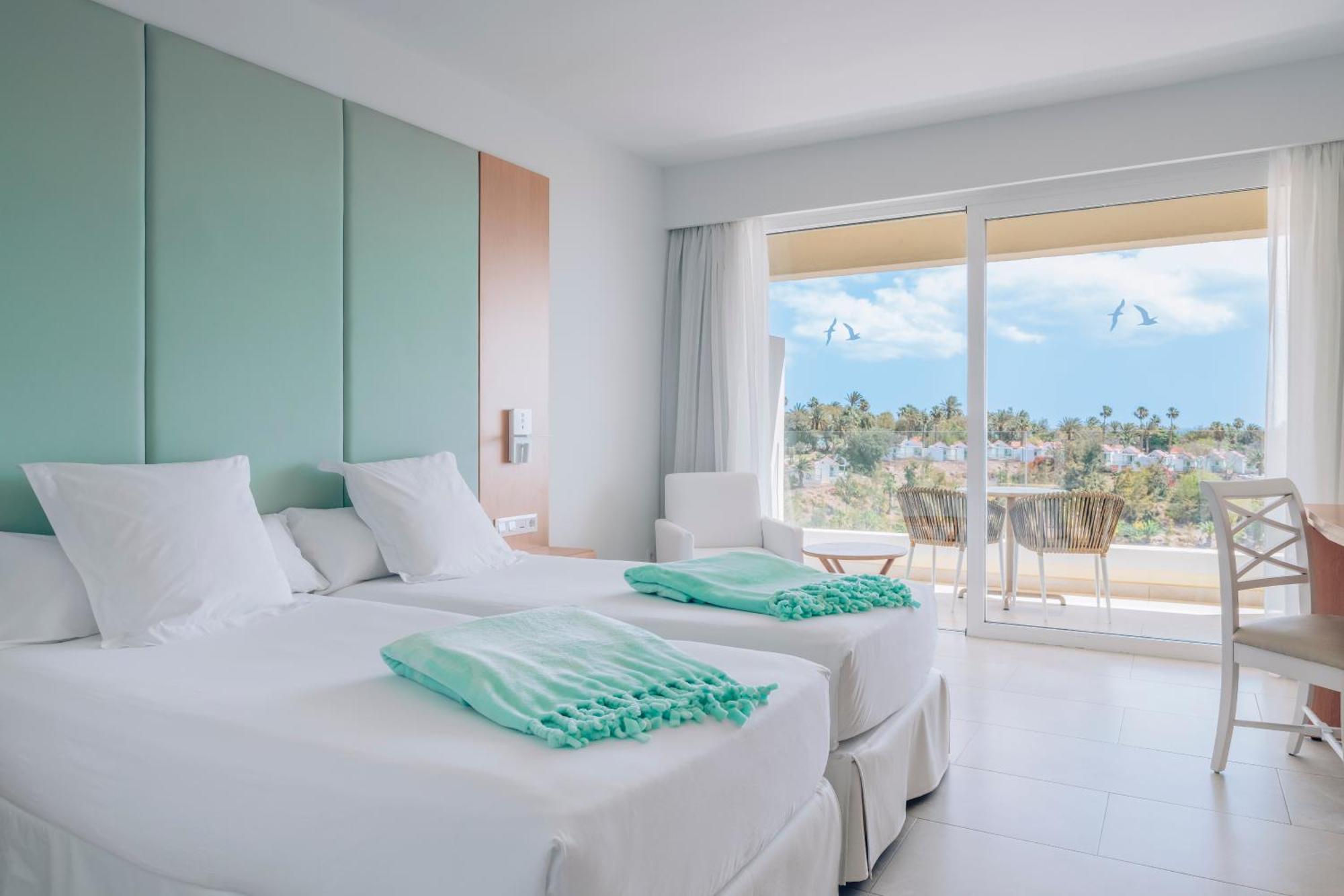Quarto Duplo Superior com Vista Mar