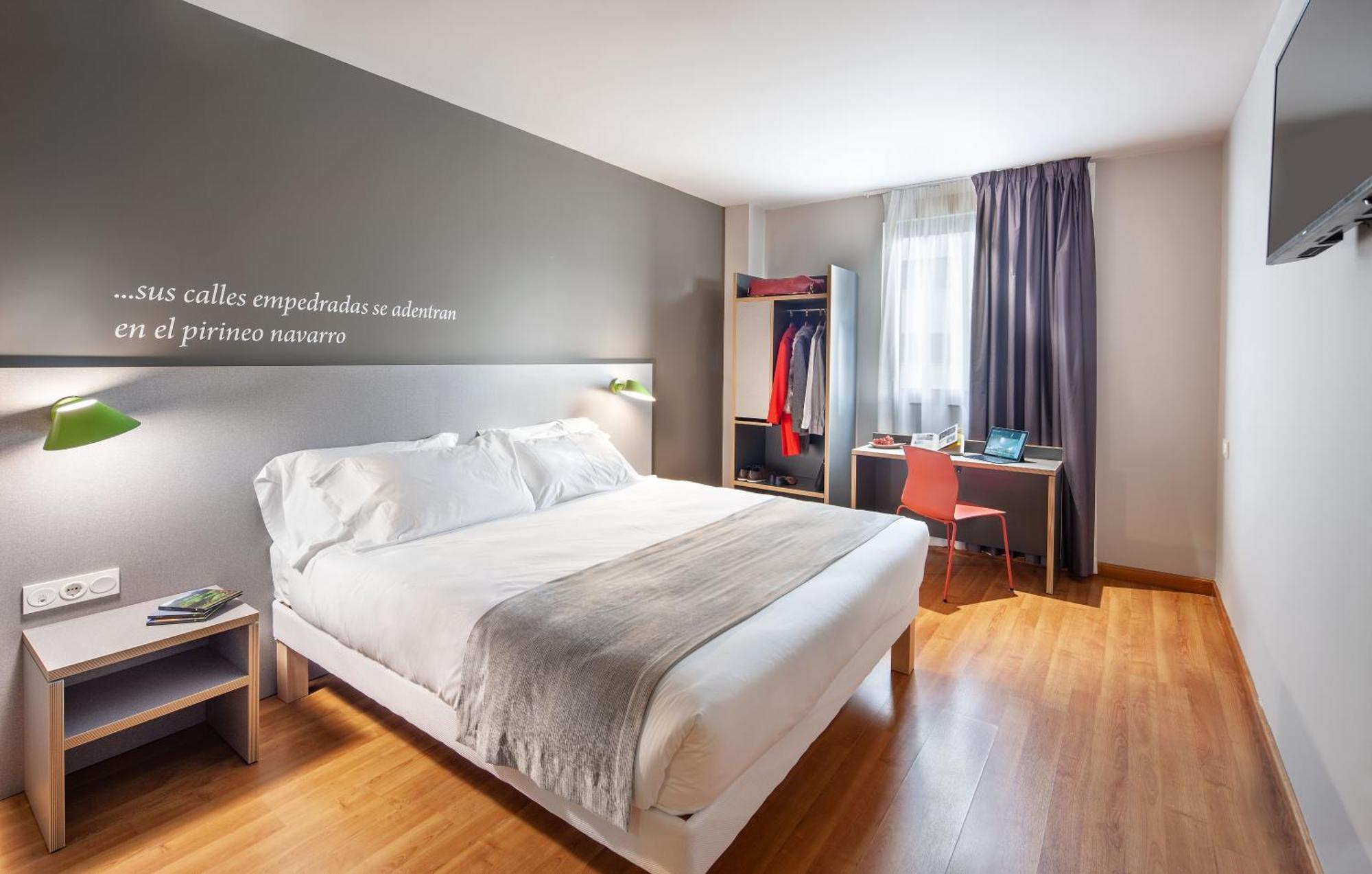 Standard Double Room,1431925339:JPEG