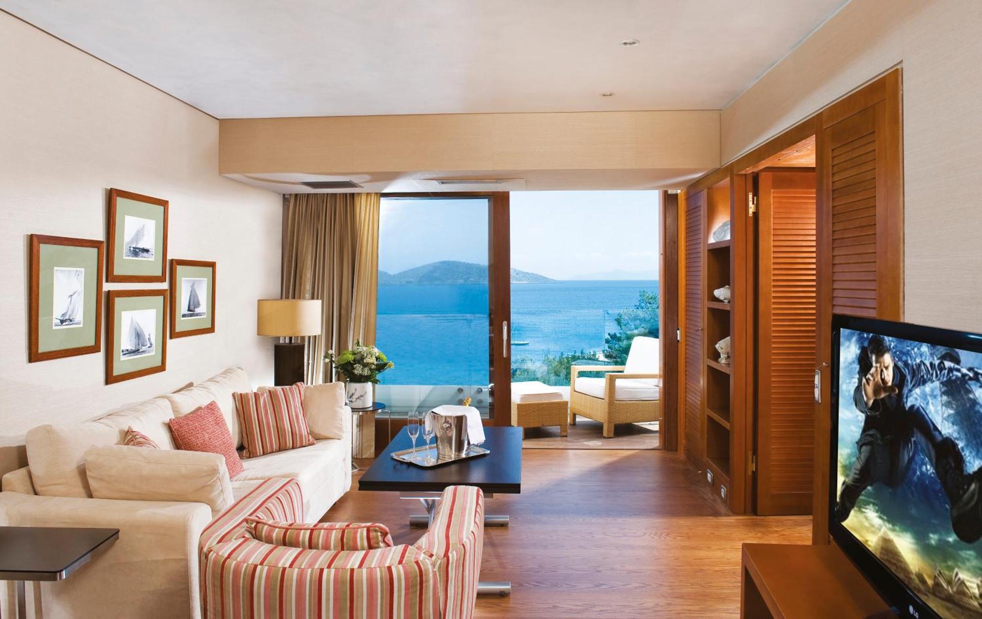 Deluxe Hotel Suite with Sea View