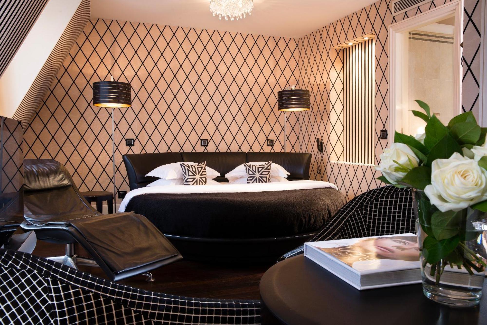 Suite Junior con vistas a la Torre Eiffel