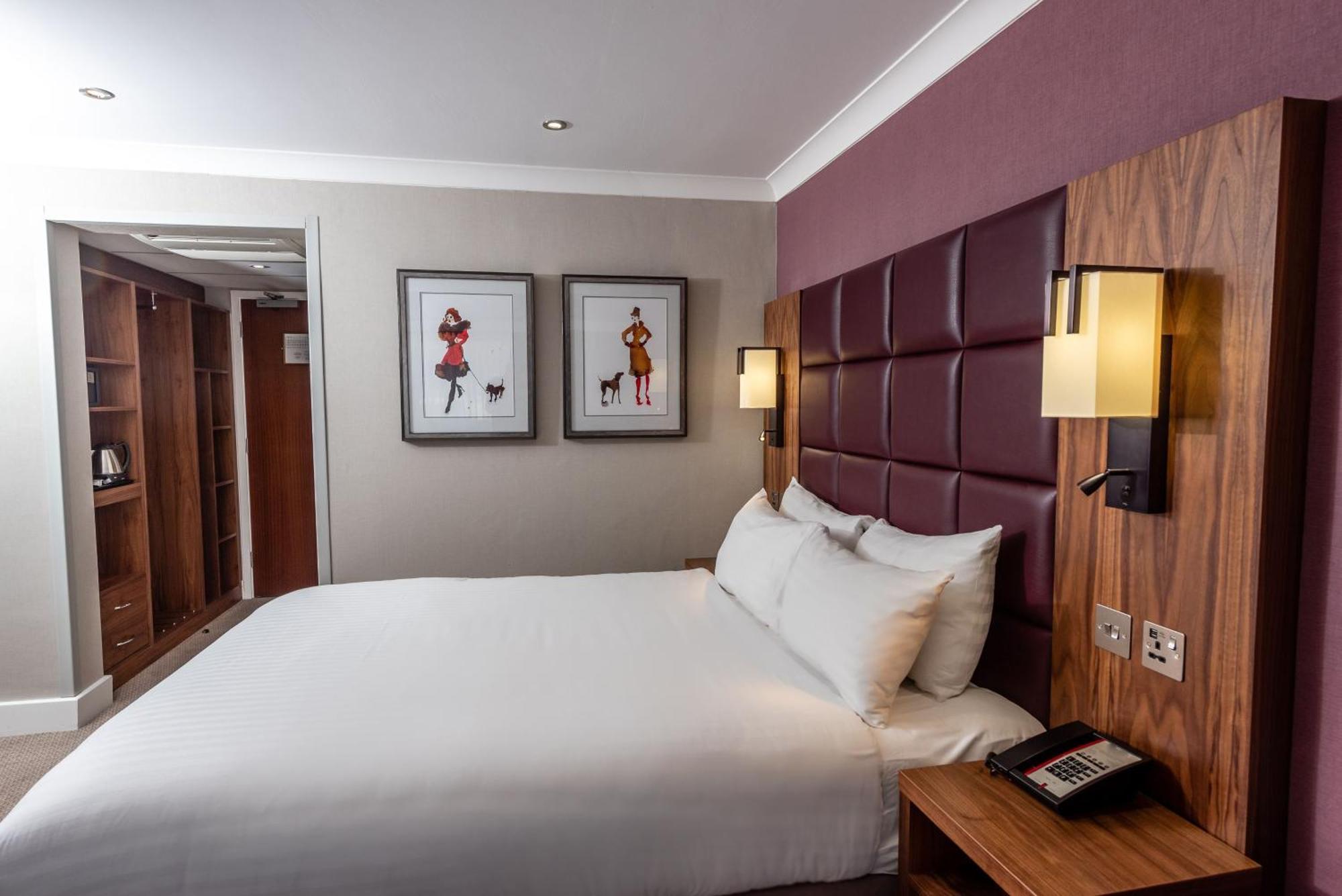 Standard Zimmer mit Kingsize-Bett